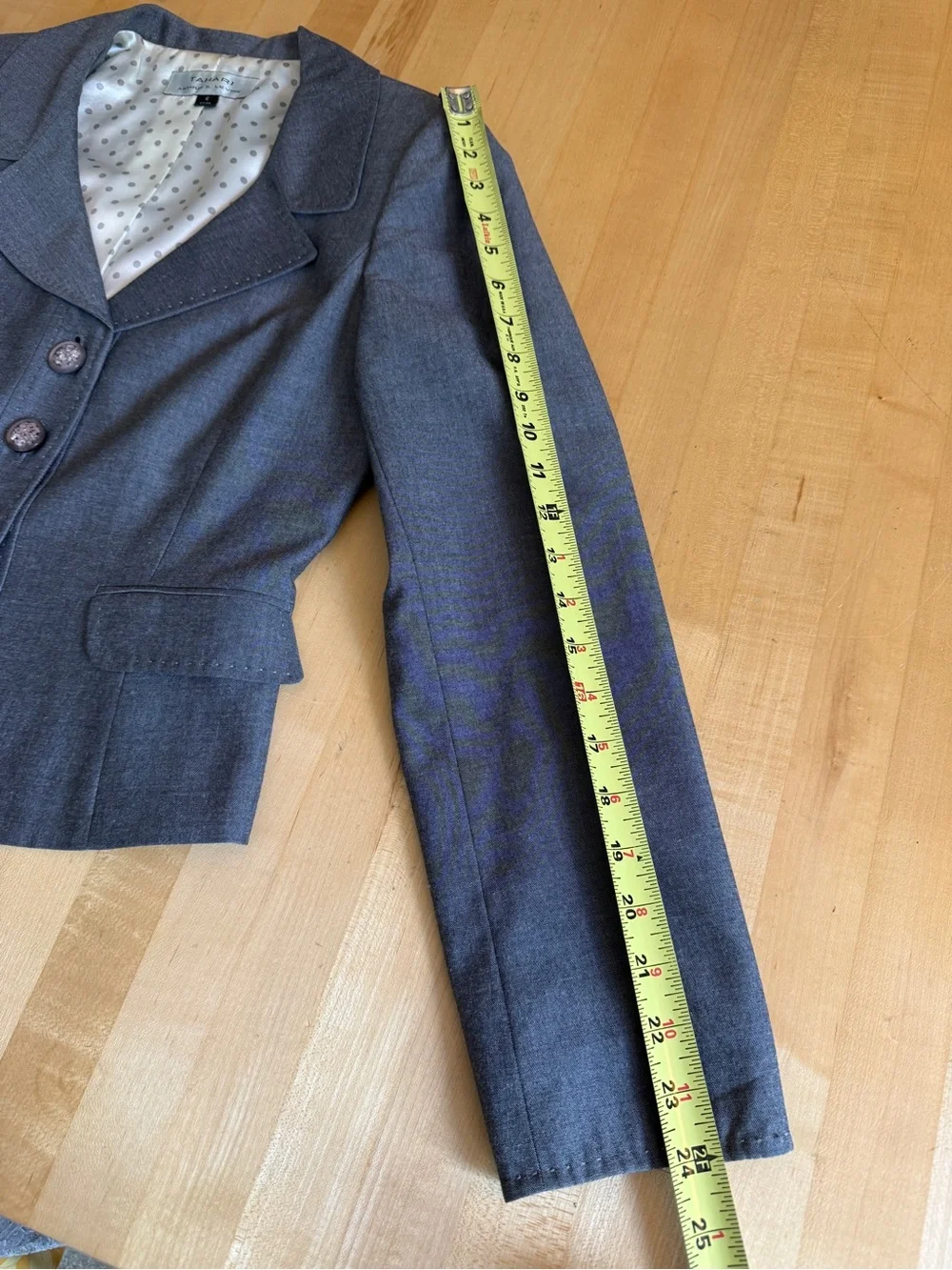 Tahari Retro Style 2- Piece Skirt Suit Gray w/ Pleated Skirt size 6